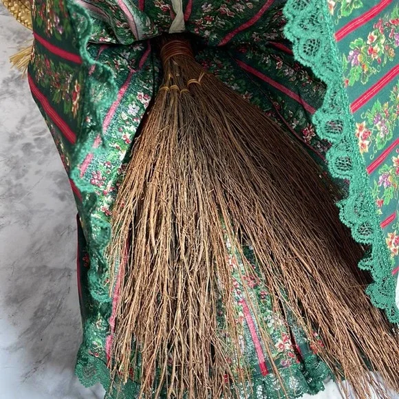 Vintage Handcrafted Holiday Country Decor Broom Dolls Set Of 2 - Picture 12 of 14